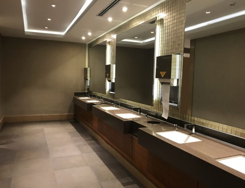 Lighting and Mirror Features